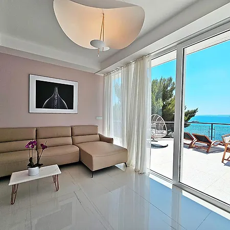 Panorama Prestige Penthouse- Location In Town